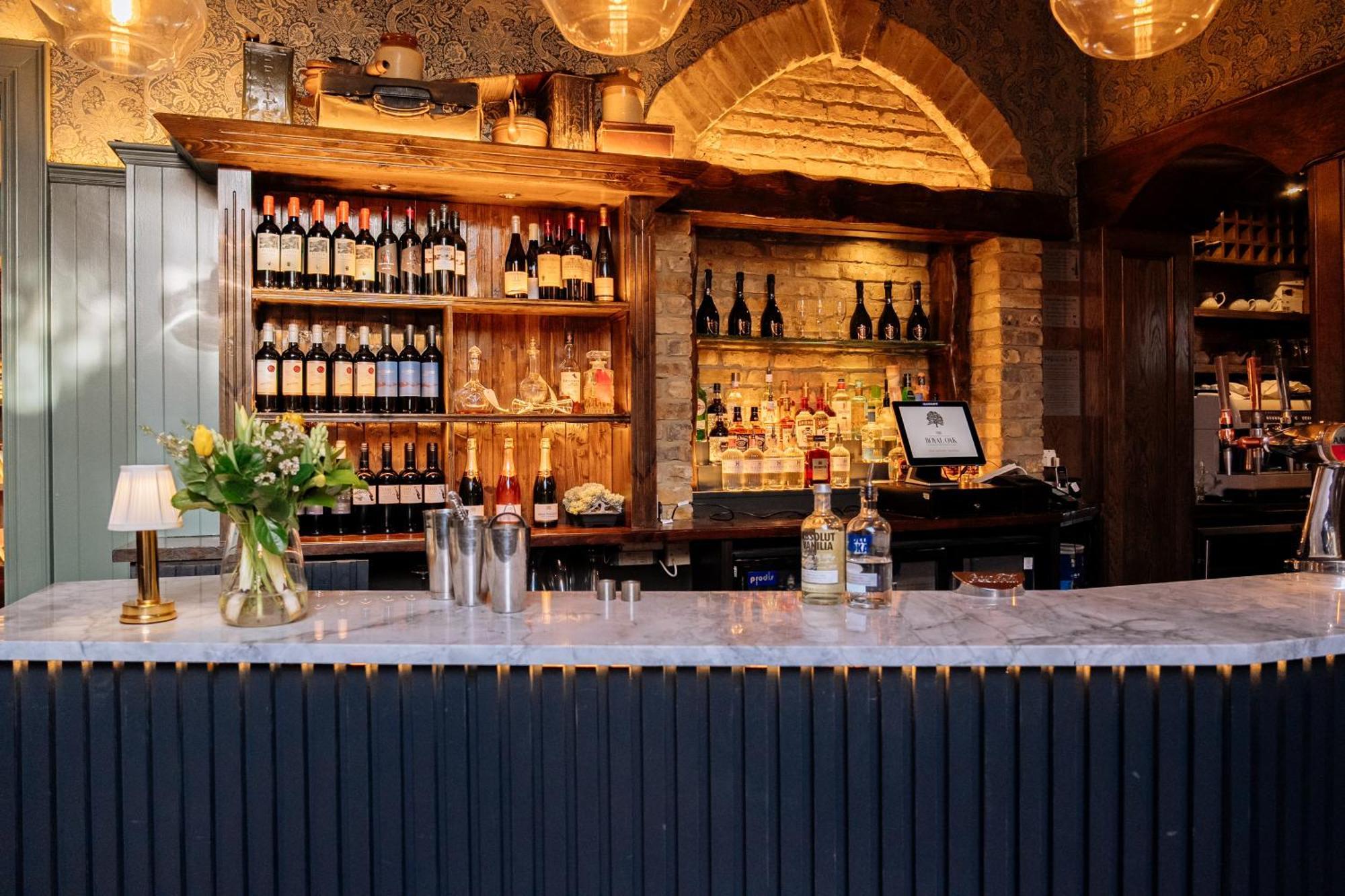 The Royal Oak Hotel Woodford Bagian luar foto